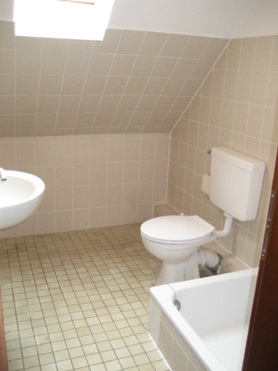 Neue Wohnung, neues Glück! Interessante 2-Zi.-Wohnung mit Ausblick - Foto 1