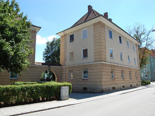 Toll ausgebaute 2 - Zimmer Dachgeschoss Wohnung mit Einbauküche in Zentrumsnähe! - Foto 1