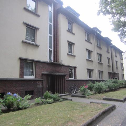Schöne 3-Zimmer-Wohnung mit neuem Bad und Tapezierung - Foto 1