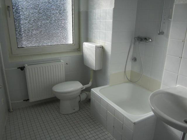 2 renovierte Zimmer mit großer Küche und Duschbad im EG - Foto 2