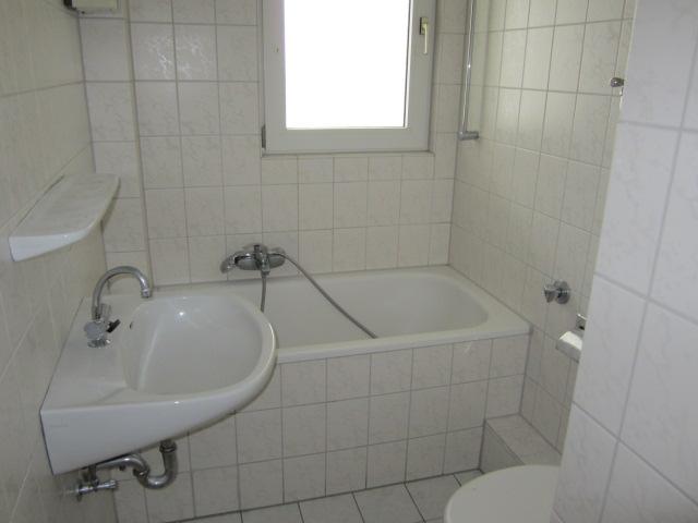Komm nach Broich: Günstig geschnittene 2-Zi.-Wohnung, ab sofort - Photo 2