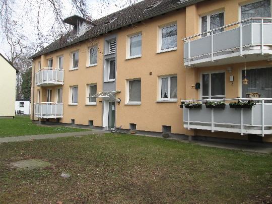 Zum Einzug frisch saniert und renoviert 3-Zimmer-EG-Wohnung mit Balkon - Waldrandlage - Photo 3