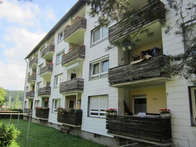 Renovierte 4-Zimmer-Wohnung mit Balkon: Das neue Zuhause für Ihre Familie - Photo 1