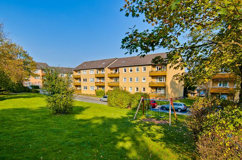 Renovierte 3-Zi.-EG-Whg. mit sonnigem Balkon, ab Juni! Auf Wunsch, mit Küche - Foto 2