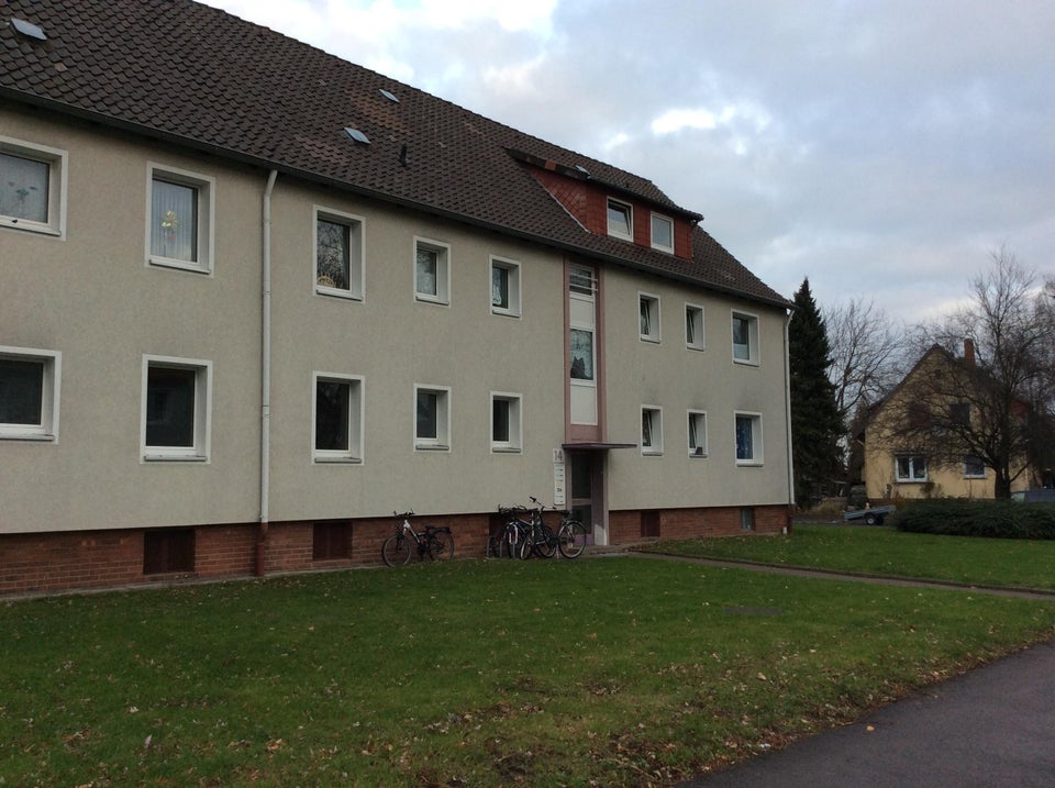 Barsinghausen am Deister: Frisch renovierte 3,5-Zimmer- Wohnung ca. 58 m² sofort verfügbar - Photo 2
