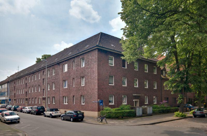 *3-Zimmer-Wohnung mit ebenerdiger Dusche und Balkon sucht kurzfristigen Nachmieter* - Foto 2