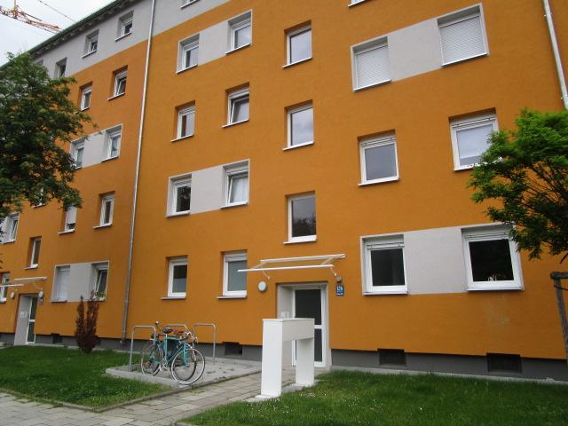 Mit Balkon und Einbauküche! Schicke, frisch renovierte 2-Zimmer-Wohnung am Luitpoldpark - Foto 1