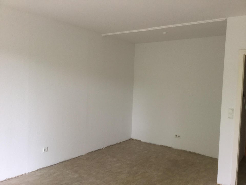 Helle 1-Zimmer-Wohnung mit Balkon und Wannenbad - Photo 1