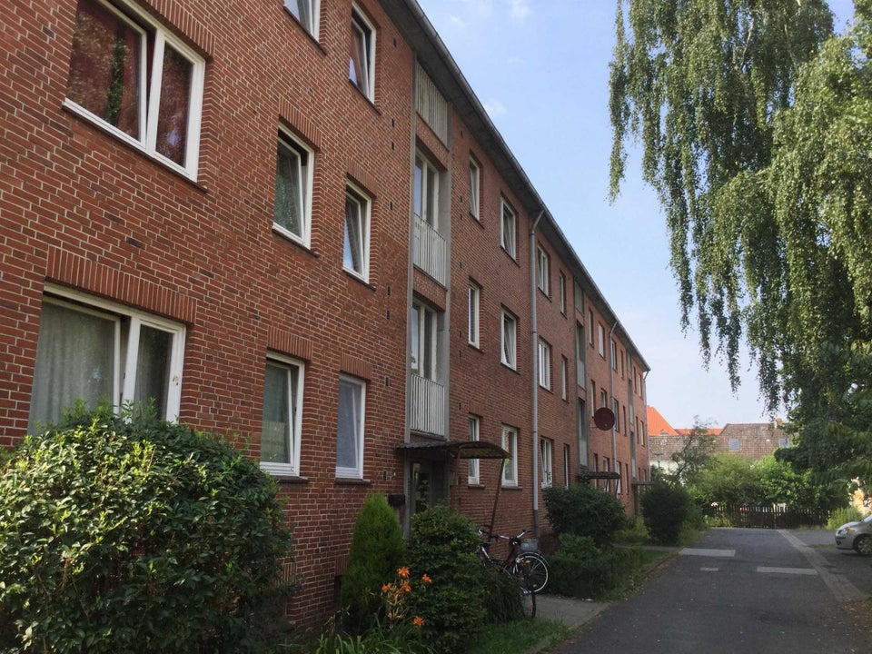 Gemütliche Wohnung mit Balkon in ruhiger Nebenstraße - Photo 2