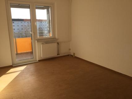Große, helle 2-Zimmer-Wohnung mit Balkon und Wannenbad! - Foto 3