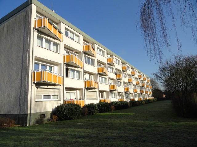 Renoviert und bezugsfertig 3-Zimmerwohnung im 3. OG mit Balkon in grüner und ruhiger Umgebung... - Foto 3