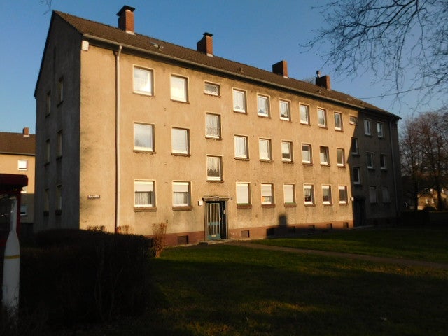 Bezugsfertige 2-Zimmerwohnung im 1. OG in ruhiger Lage mit Vinylboden... - Photo 2