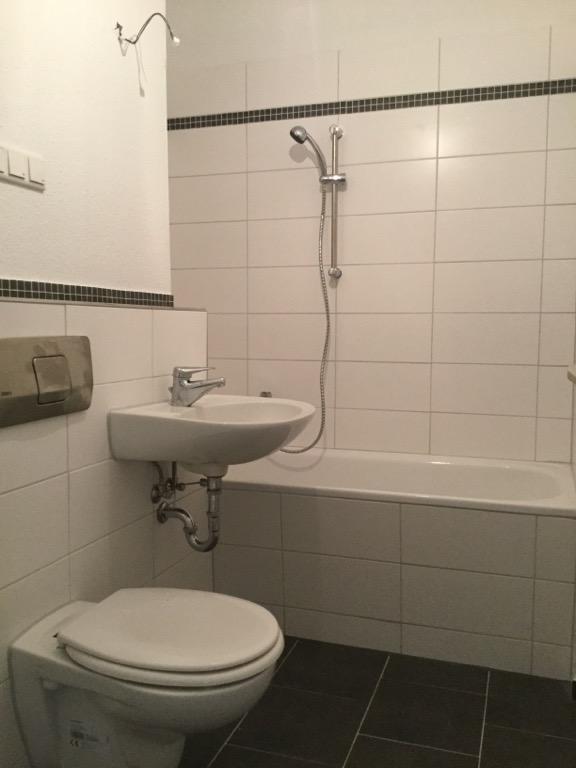 Barrierefreier Zugang! Renoviertes Erdgeschoß mit Balkon - Photo 1