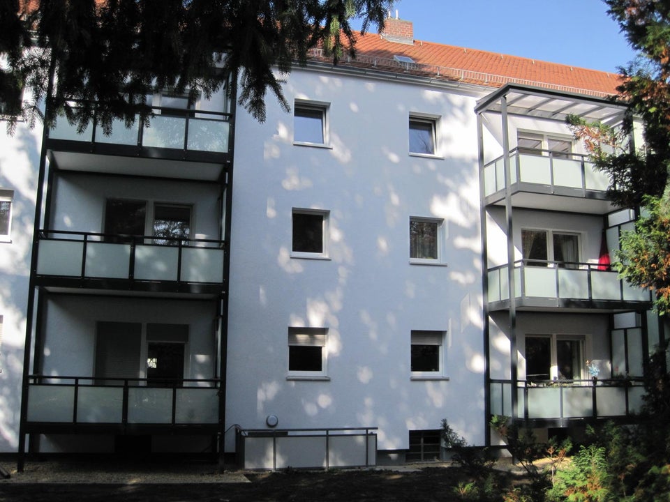 Renovierte 3 - Zimmer Wohnung mit Balkon in modernisierter Wohnanlage! - Foto 1