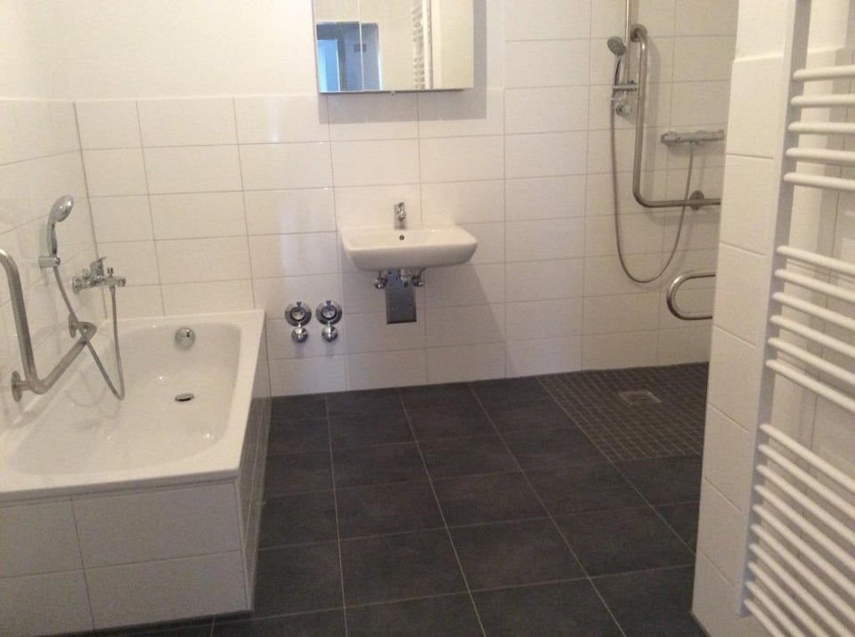 Schöne 2-Zimmer-Wohnung im Viertel (Behindertenausweispflichtig) - Photo 3