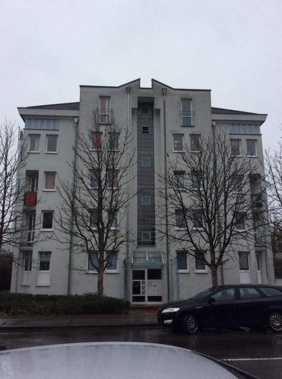 Teilrenovierte und großzügige 4-Zimmer-Wohnung - Photo 1