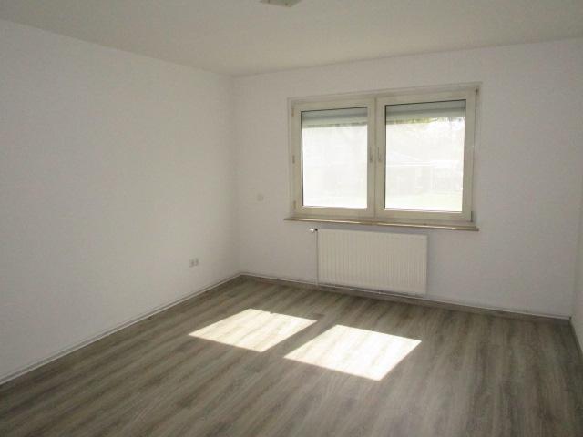 Renovierte 3-Zimmer-Wohnung im EG mit Dusche! (Hinweis: kein Balkon) - Foto 4