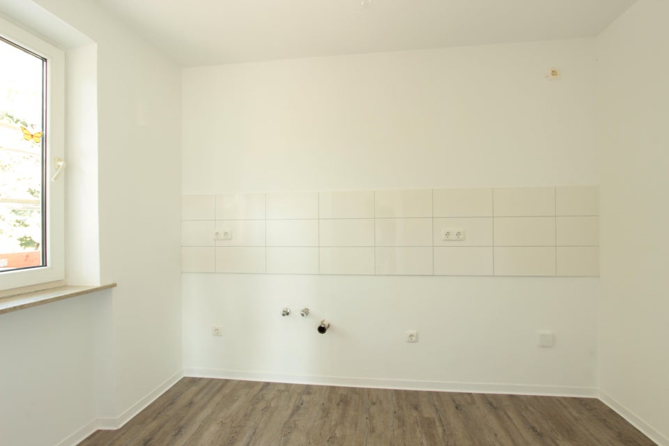 Die gefällt mir! Renovierte 2,5-Zimmer-Wohnung mit Balkon! - Foto 1