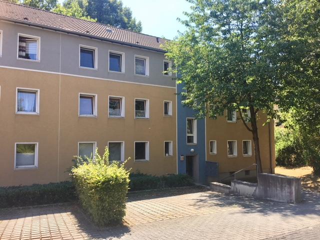 Frisch renovierte 2-Zi-Whg mit neuer Einbauküche und Balkon - Photo 1
