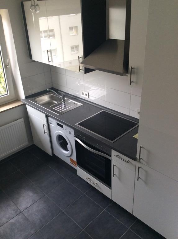 Ab sofort: 3-Zimmerwohnung mit EBK und Balkon im 2. OG - Photo 1
