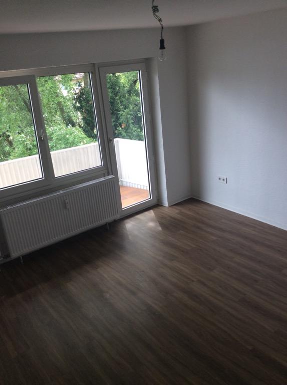 Ab sofort: 3-Zimmerwohnung mit EBK und Balkon im 2. OG - Photo 5