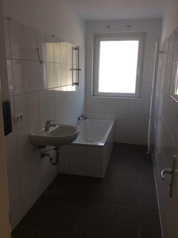 Großzügige schöne 4-Zi.-Whg. m. Balkon - Photo 2