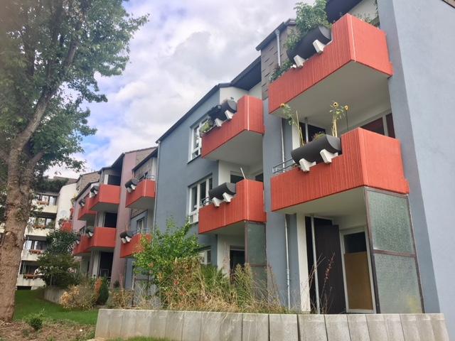 Frisch renovierte 2-Zi.-Whg. mit neuem Badezimmer und Balkon - Photo 2