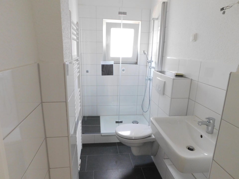 Komplett renovierte Wohnung mit Dusche ! - Photo 3
