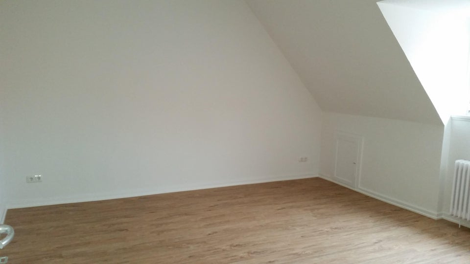 Über den Dächern von Lübeck: renovierte 3 Zimmer-Dachgeschoss-Wohnung, sofort anmietbar! - Photo 5