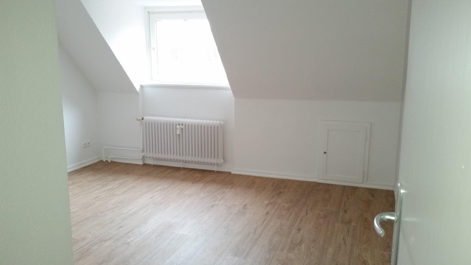 Über den Dächern von Lübeck: renovierte 3 Zimmer-Dachgeschoss-Wohnung, sofort anmietbar! - Photo 4