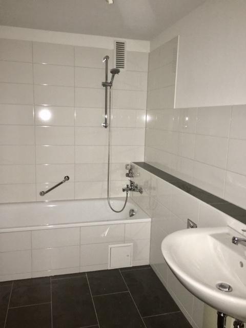 Bezugsfertige 2-Zimmer-Whg. mit modernem Wannenbad und Balkon - Foto 2