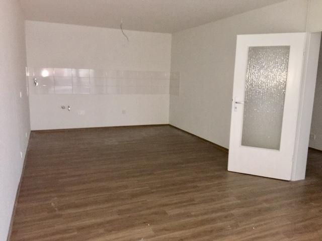 Bezugsfertige 2-Zimmer-Whg. mit modernem Wannenbad und Balkon - Foto 4