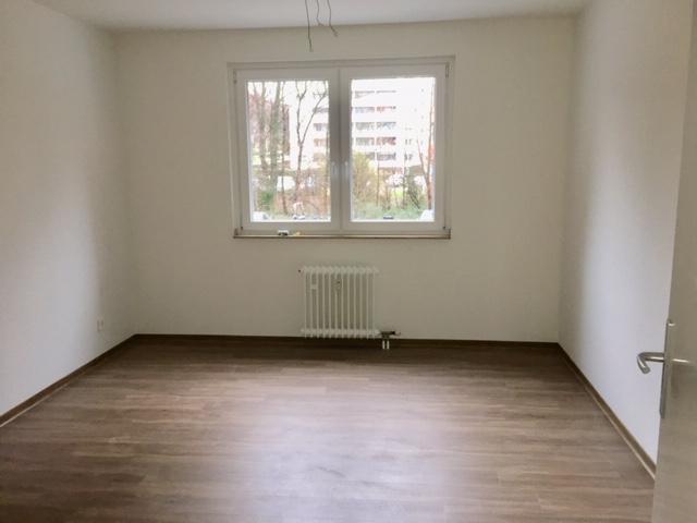 Bezugsfertige 2-Zimmer-Whg. mit modernem Wannenbad und Balkon - Foto 5