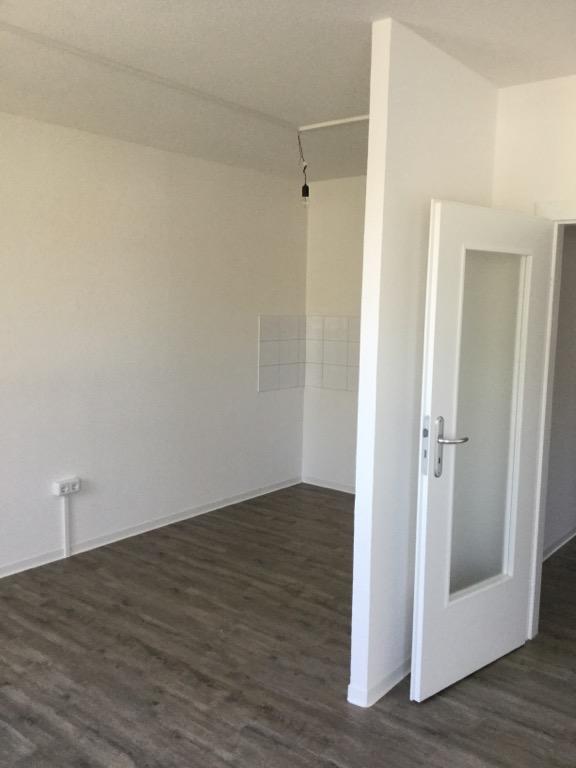 Kleine gemütliche 4 Raum Wohnung, Haus mit Aufzug, Nachmieter gesucht! - Foto 4