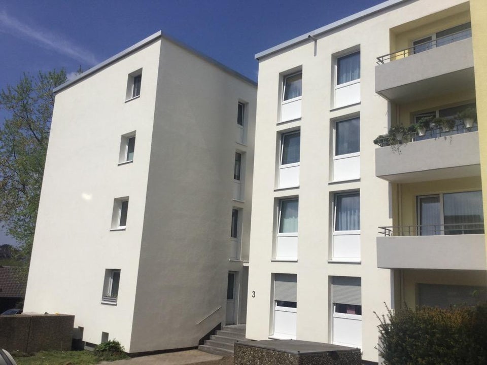 Komm nach Heißen! 3 geräumige, einzugsfertige Zimmer mit Balkon - Foto 1