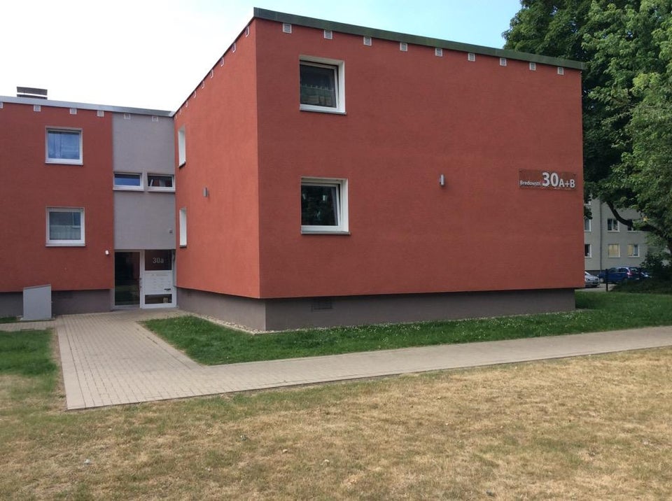 Umfassend sanierte Wohnung in netter Nachbarschaft zu vermieten - Photo 1