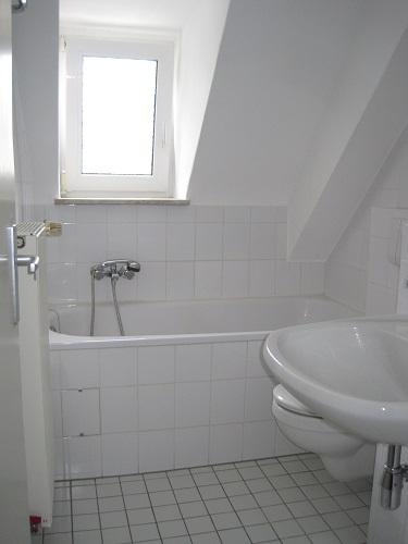Achtung DG-Whg für den Single mitten in Dottendorf! ! - Foto 1