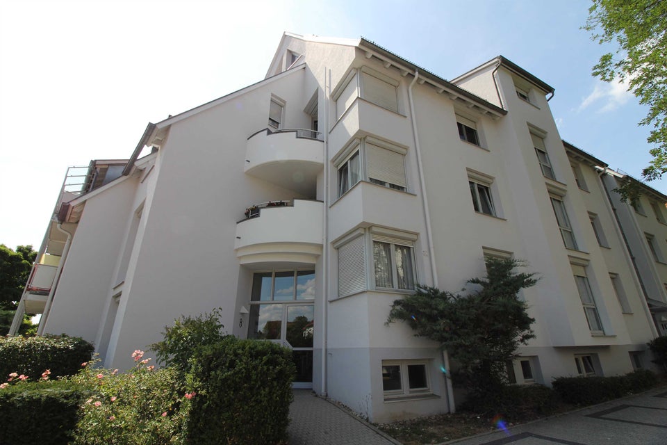 Ihr neues Zuhause in Herrenberg! Schicke, frisch renovierte 2-Zimmer-Wohnung mit Balkon! - Photo 2