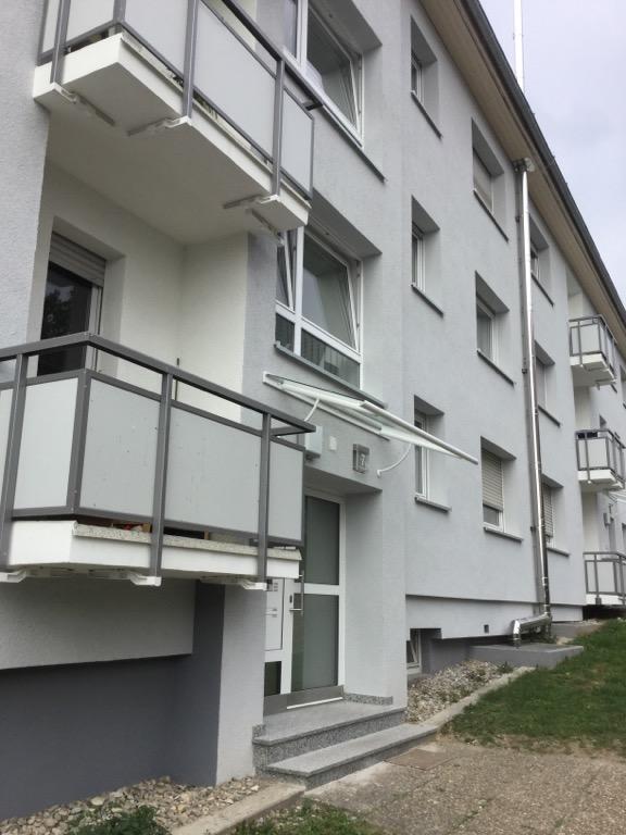 Schicke Dachgeschosswohnung mit Küche - Foto 2