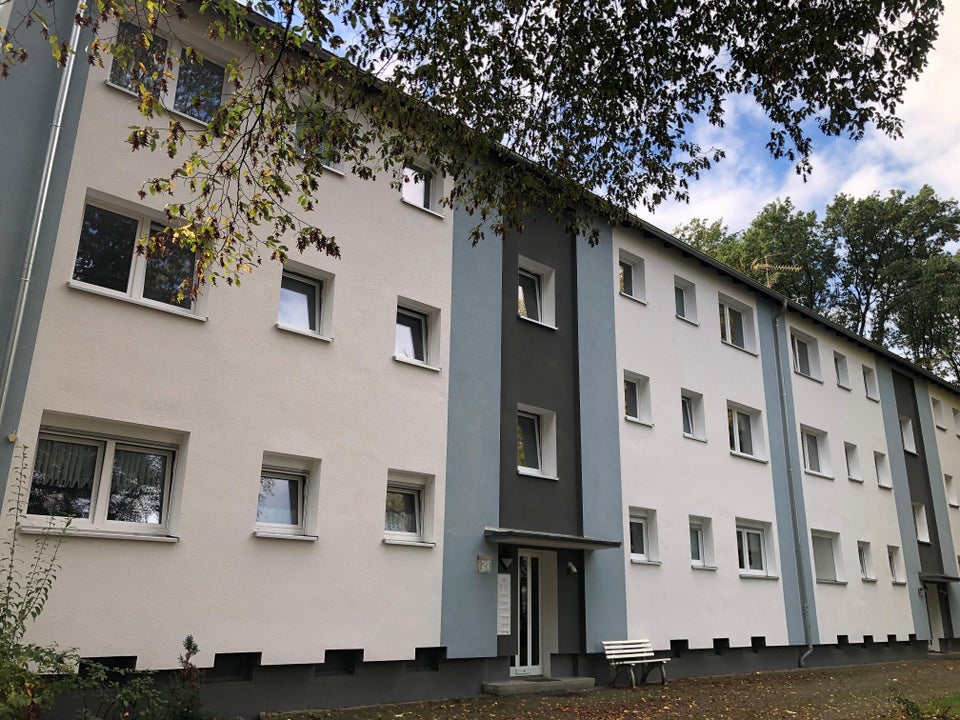 Gelegenheit: individuelle 3,5-Zimmer-Wohnung mit Einbauküche und Balkon - Photo 4