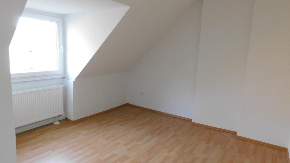 Schöne 2-Zimmer-DG-Wohung! - Foto 1