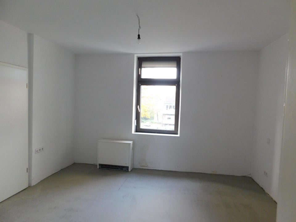 Großzügige2-Zimmmer-Whg. mit potenzial zur 3-Zimmer-Whg.! - Photo 1