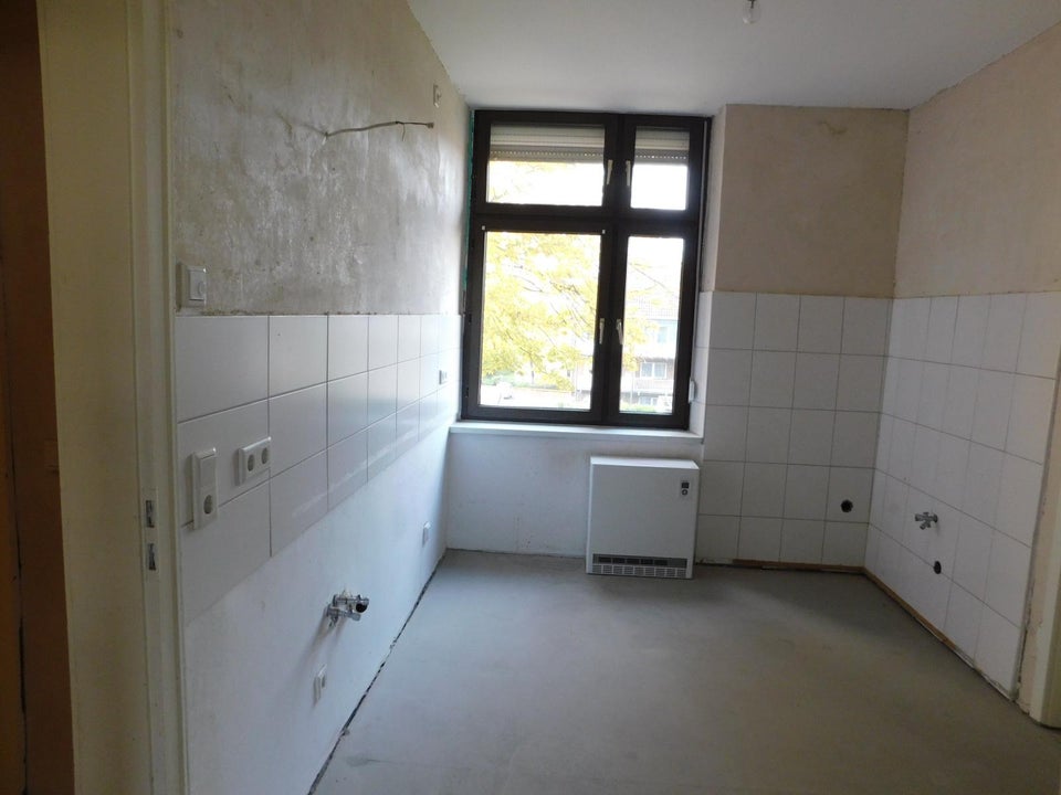 Großzügige2-Zimmmer-Whg. mit potenzial zur 3-Zimmer-Whg.! - Photo 2