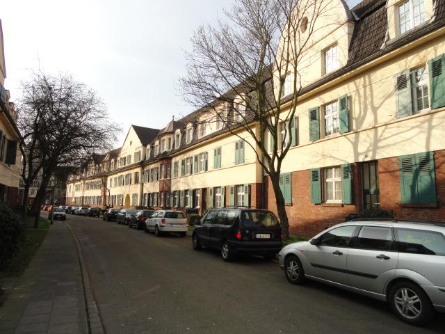 ***Top renovierte 2-Zimmerwohnung mit Laminat... bezugsfertig!*** - Photo 1