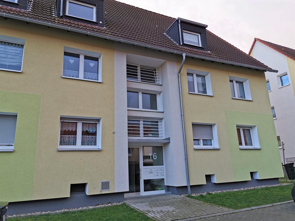 Das Glück hat ein Zuhause: praktische 3-Zi.-DG - Foto 2