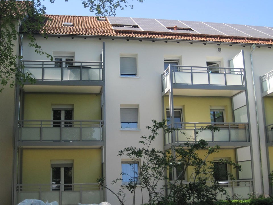 Einziehen und Wohlfühlen - Renovierte Wohnung mit moderner EBK! - Foto 1