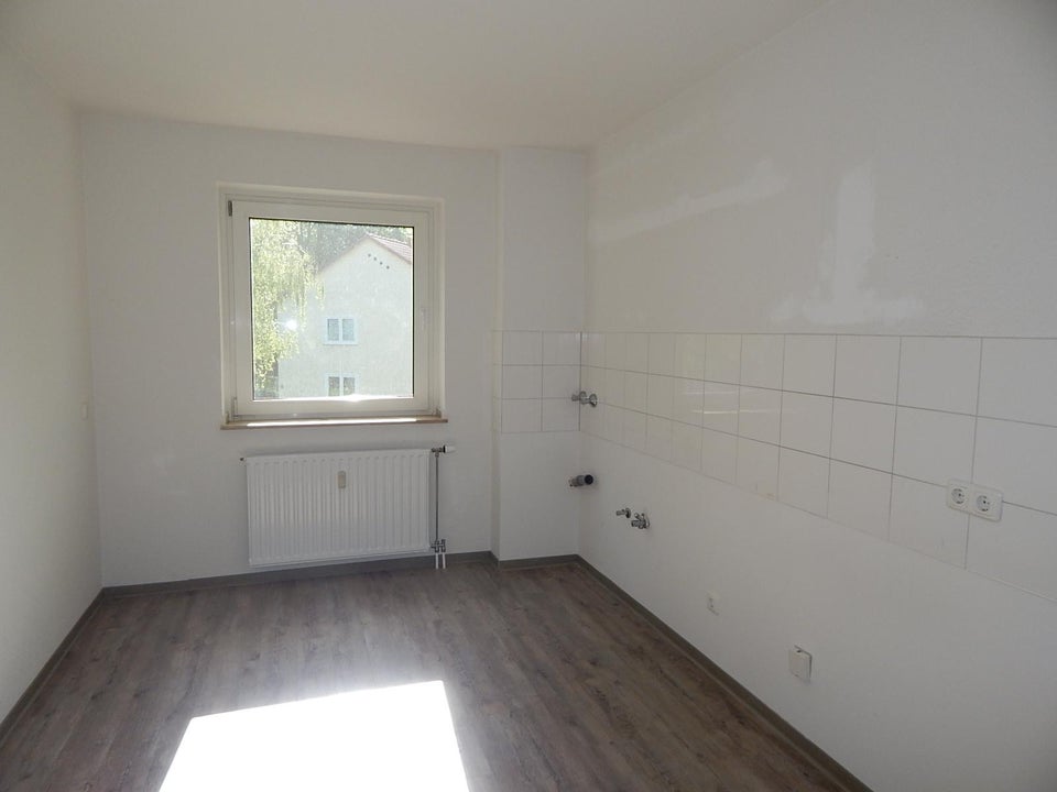 Schöne 3-Zimmer-Wohnung mit großem Balkon! - Foto 2