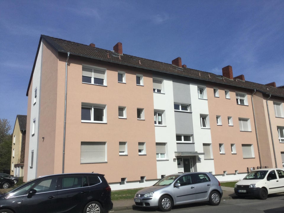 Großzügige 4-Zimmer Wohnung im EG mit Balkon zu vermieten - Photo 2