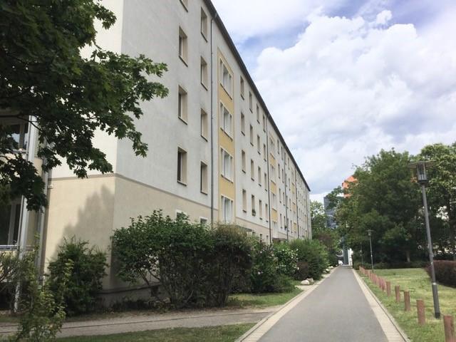 Striesen: 2-Zimmerwohnung mit separaten Räumen und nahe der Universitätsklinik - Photo 1