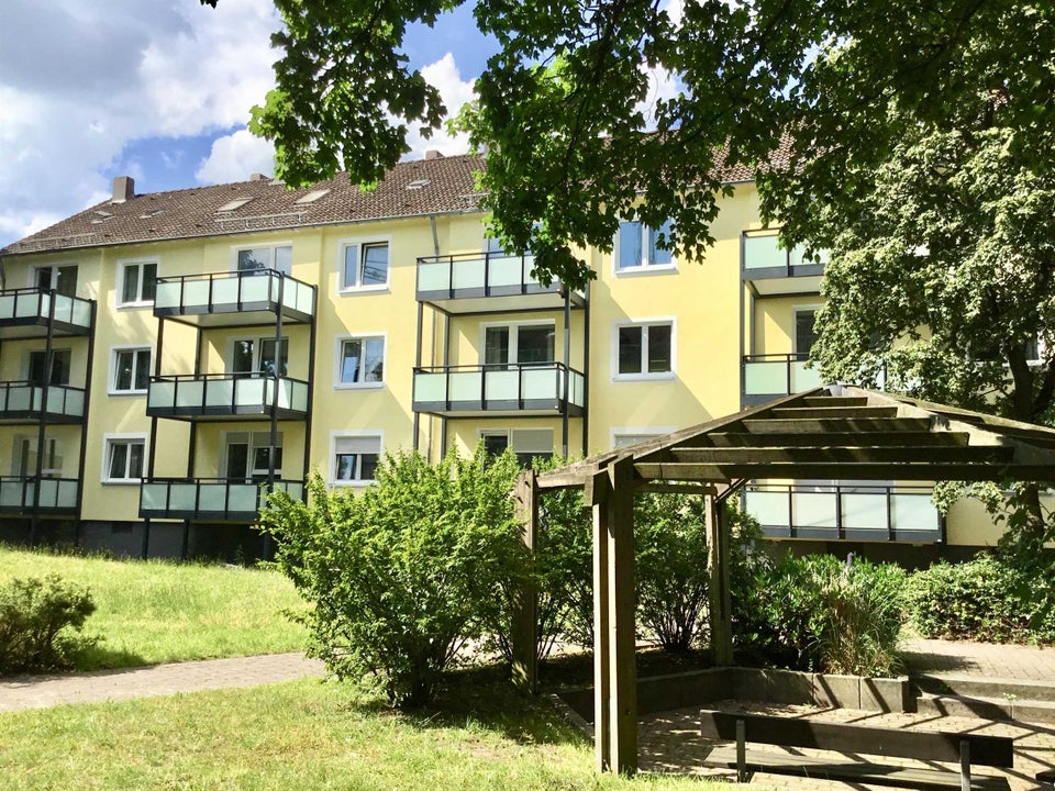 Ruhige 3-Zimmer-Wohnung mit Tageslichtbad und Balkon - Foto 1